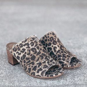 New in Box Bianca heeled mule slides by Very G